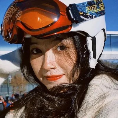 村里来了个直播女神